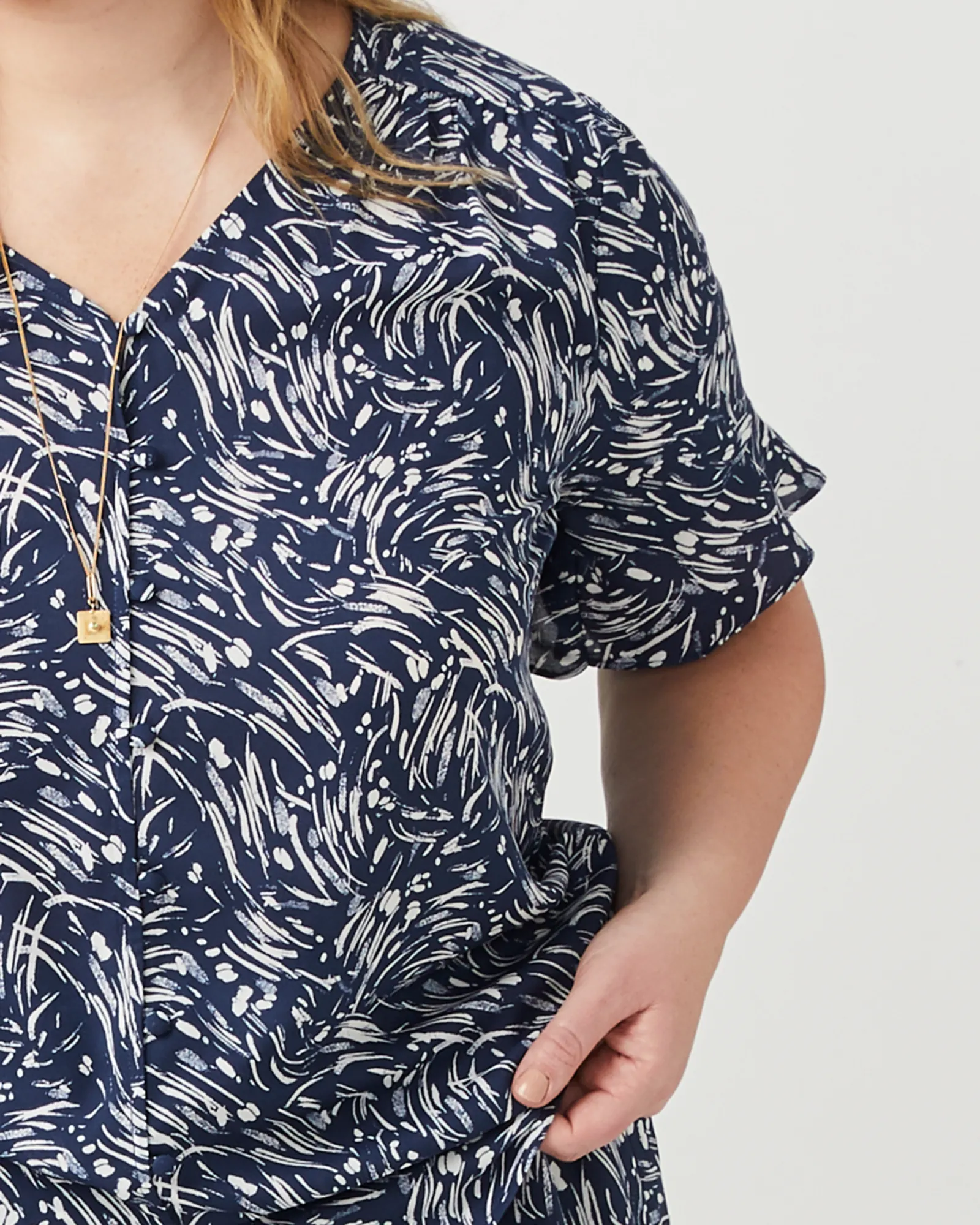 Mila Ruffle Sleeve Blouse | Navy / White